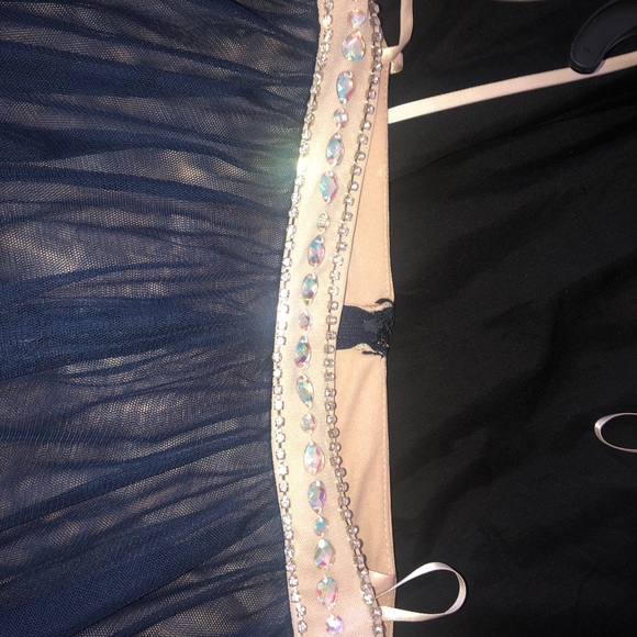 PROM DRESS - Picture 4 of 5